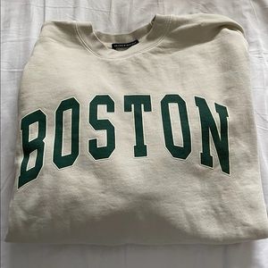 Brandy Melville Oversized Boston Crewneck. Super comfy & cute, barely worn!